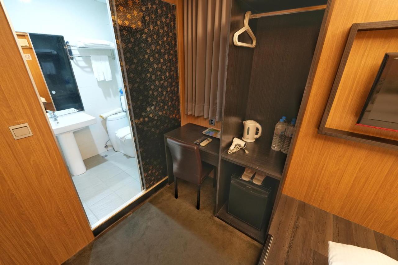 Meworld Hotel - Ximen Taipei Exterior foto